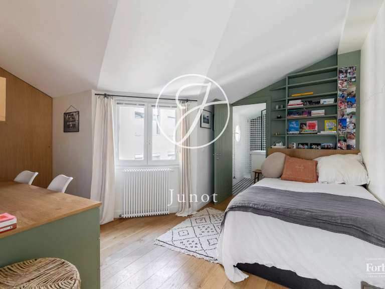 Appartement Paris 18e - 4 chambres - 189m²