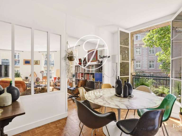Apartment Paris 18e - 3 bedrooms - 99m²