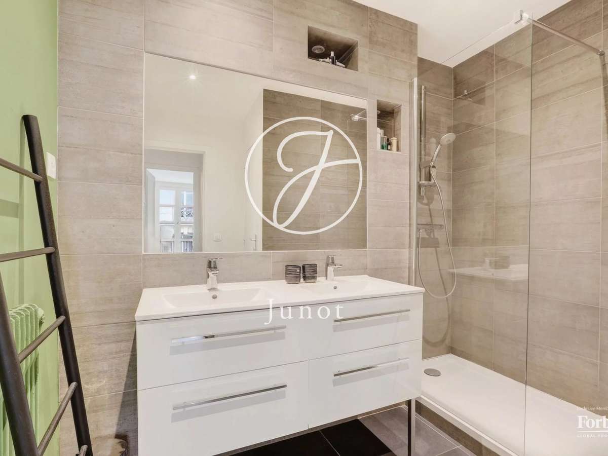 Apartment Paris 18e