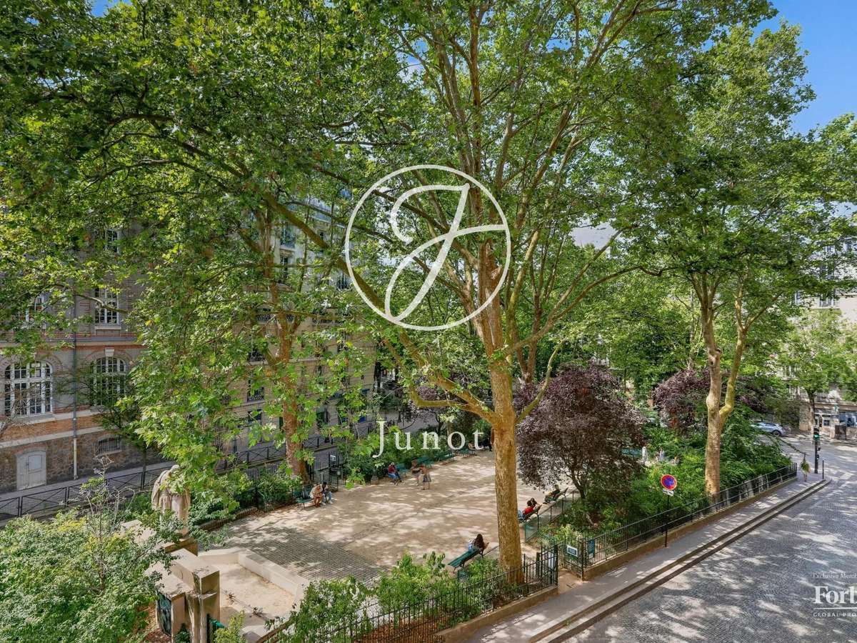 Apartment Paris 18e