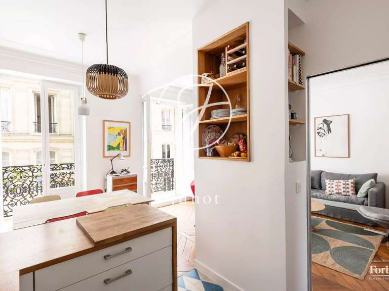 Appartement Paris 18e - 2 chambres - 77m²
