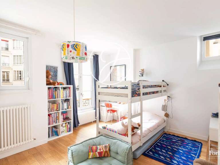 Appartement Paris 18e - 2 chambres - 77m²