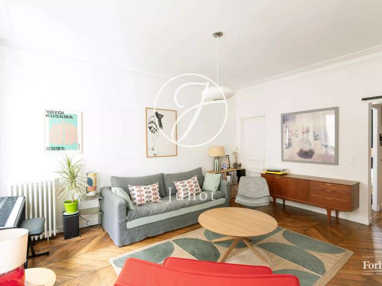 Appartement Paris 18e - 2 chambres - 77m²