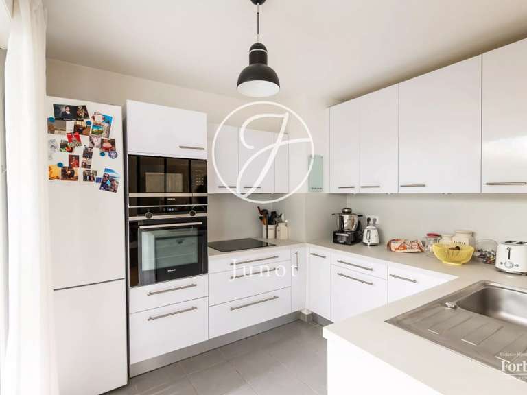 Appartement Paris 18e - 2 chambres - 173m²