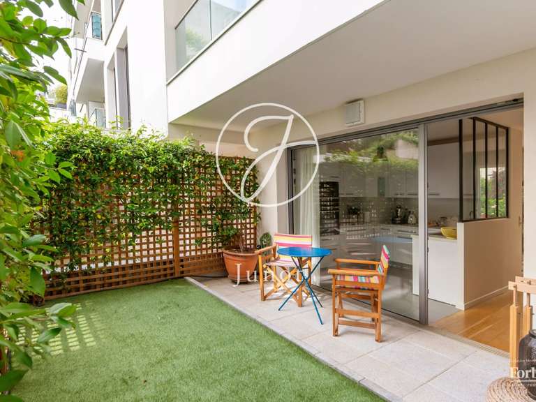 Appartement Paris 18e - 2 chambres - 173m²