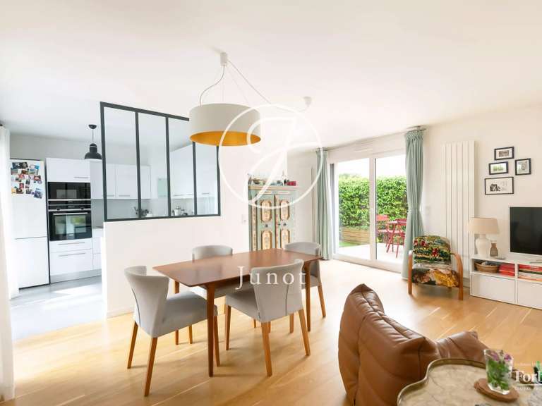 Appartement Paris 18e - 2 chambres - 173m²
