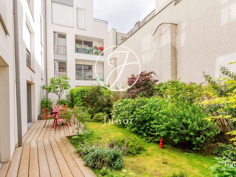 Appartement Paris 18e - 2 chambres - 173m²