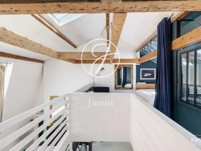 Appartement Paris 18e - 2 chambres - 88m²