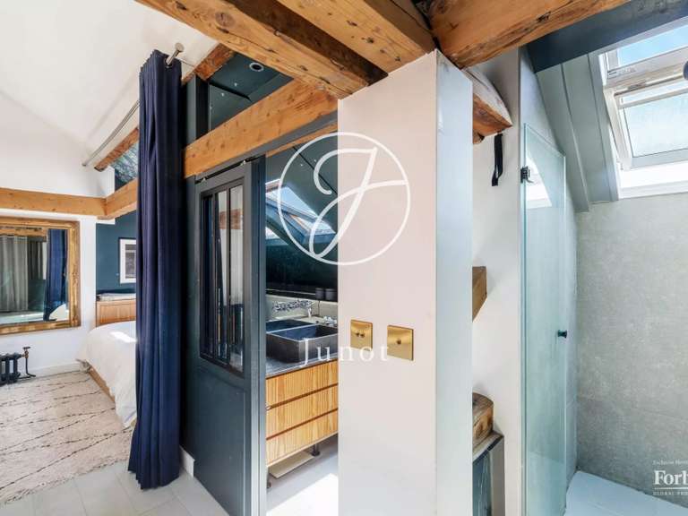 Appartement Paris 18e - 2 chambres - 88m²