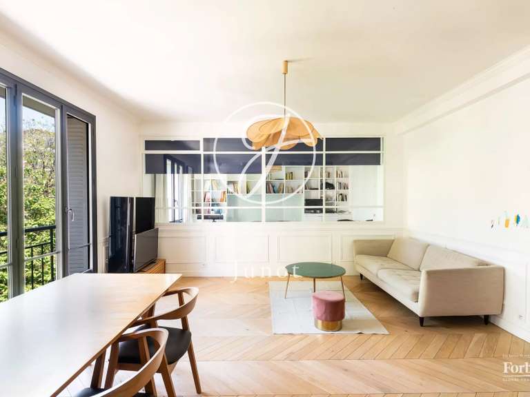 Appartement Paris 18e - 2 chambres - 83m²