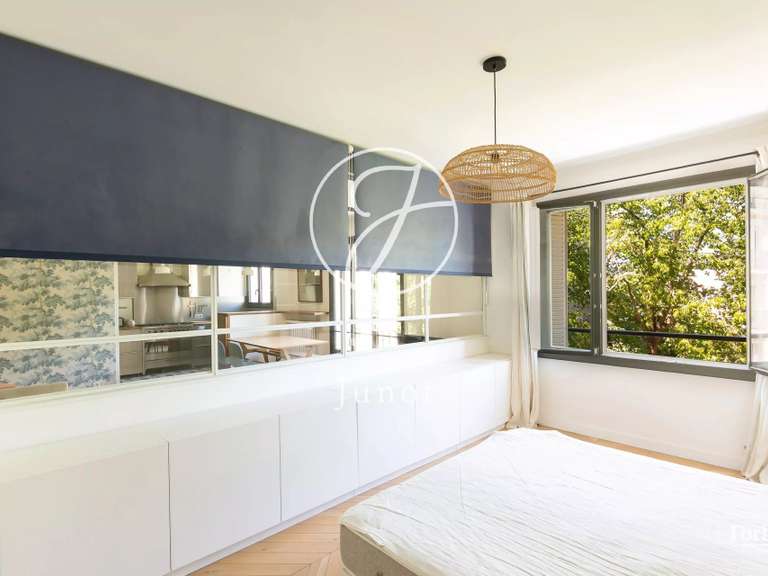 Appartement Paris 18e - 2 chambres - 83m²