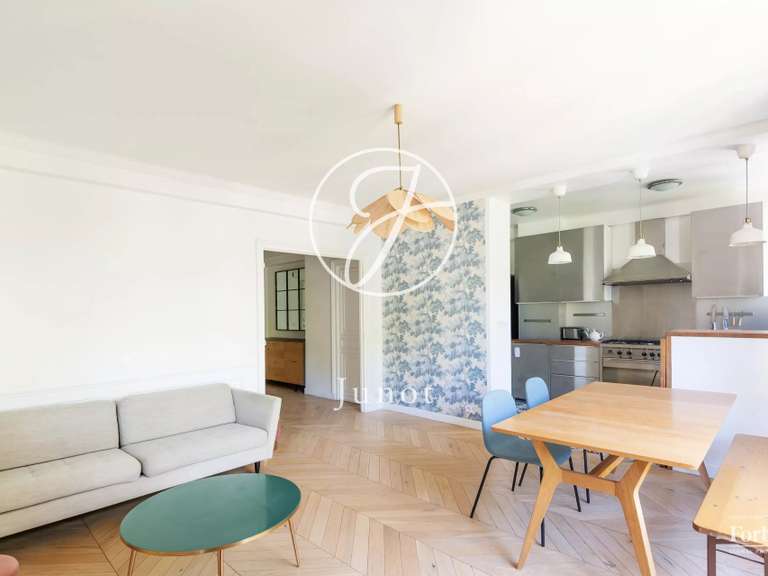 Appartement Paris 18e - 2 chambres - 83m²