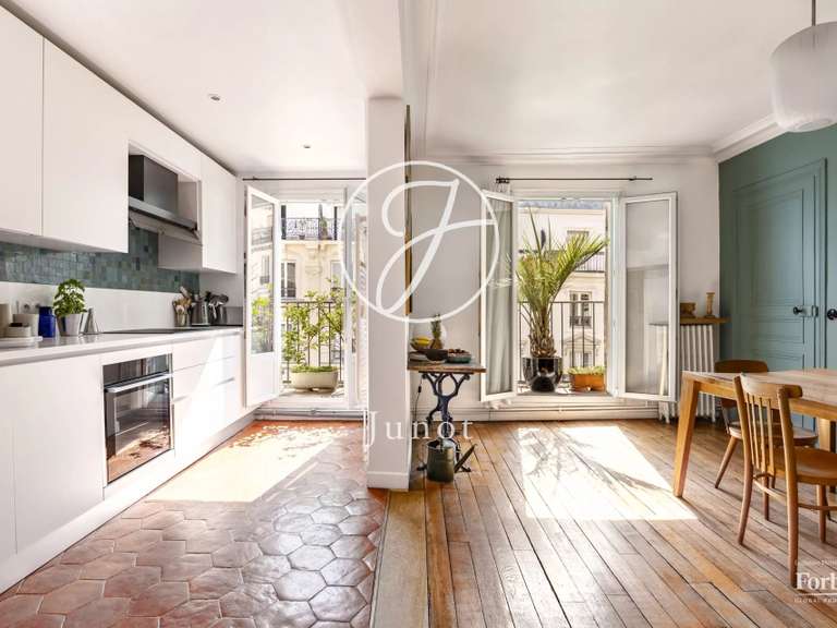 Appartement Paris 18e - 4 chambres - 160m²