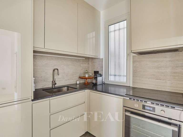 Appartement Paris 18e - 2 chambres - 56m²