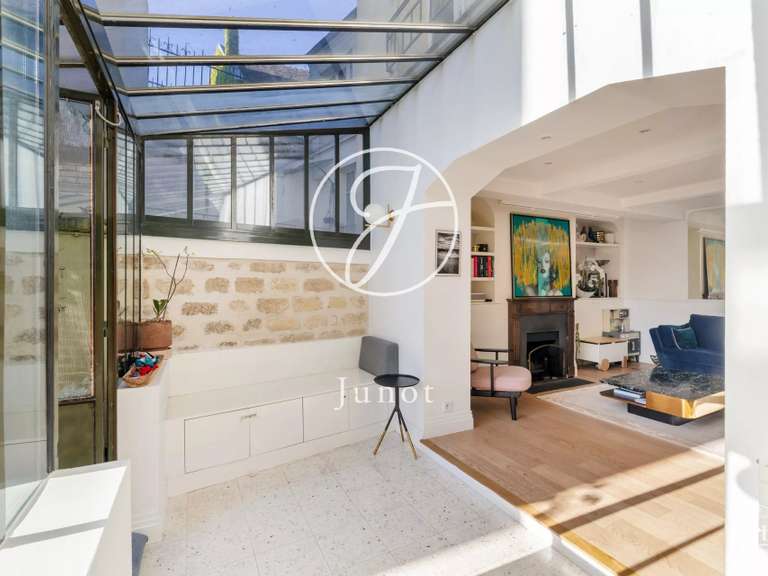 Appartement Paris 18e - 2 chambres - 101m²