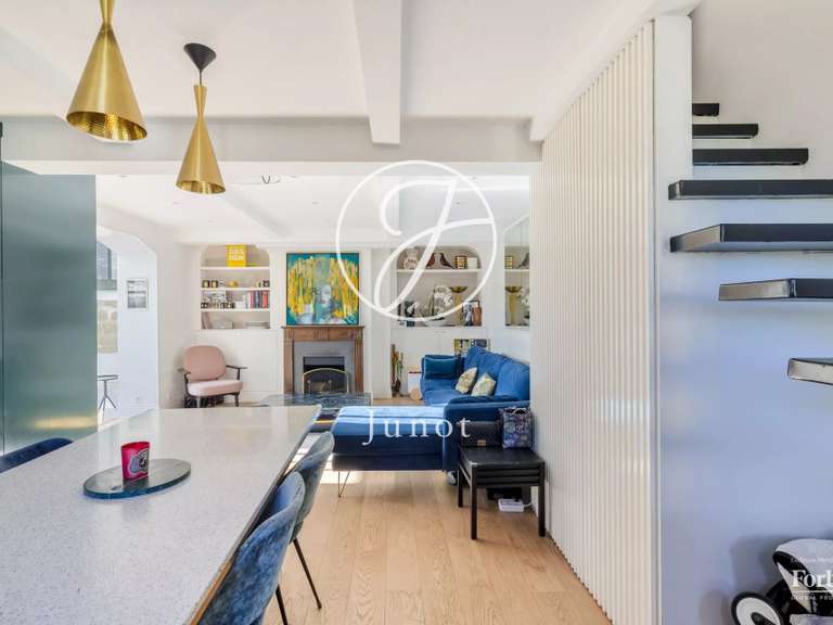 Appartement Paris 18e - 2 chambres - 101m²
