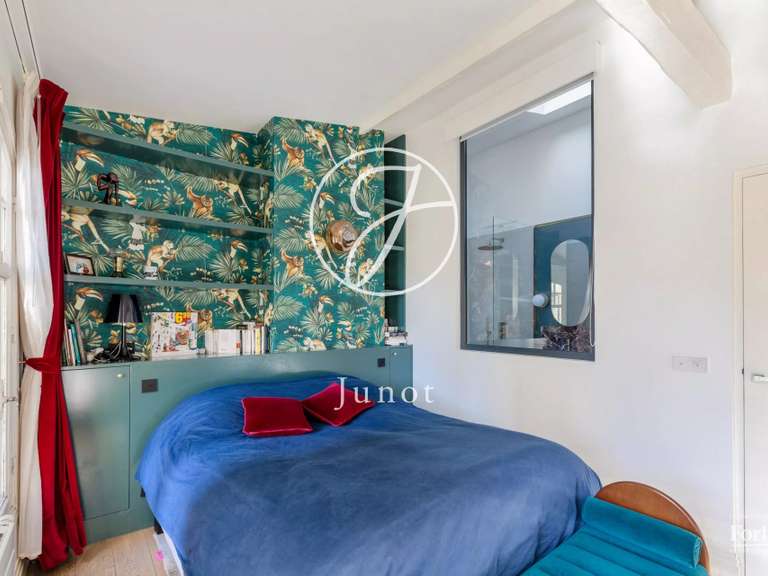 Appartement Paris 18e - 2 chambres - 101m²