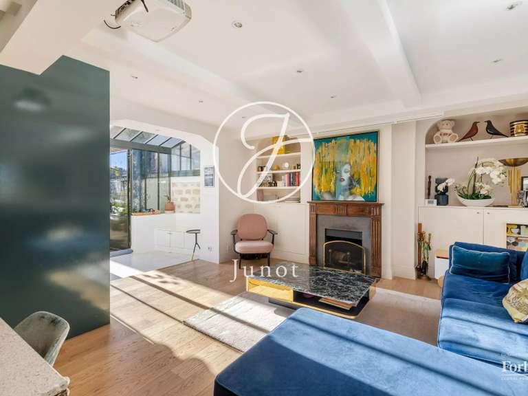Appartement Paris 18e - 2 chambres - 101m²