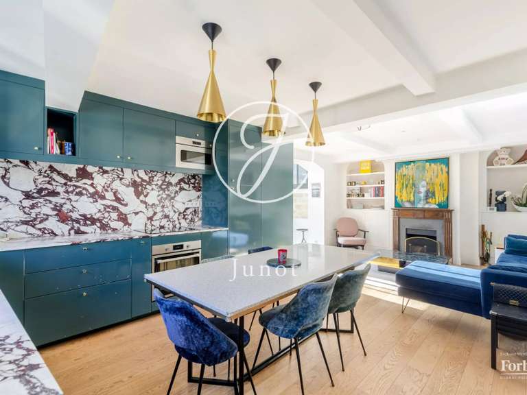 Appartement Paris 18e - 2 chambres - 101m²
