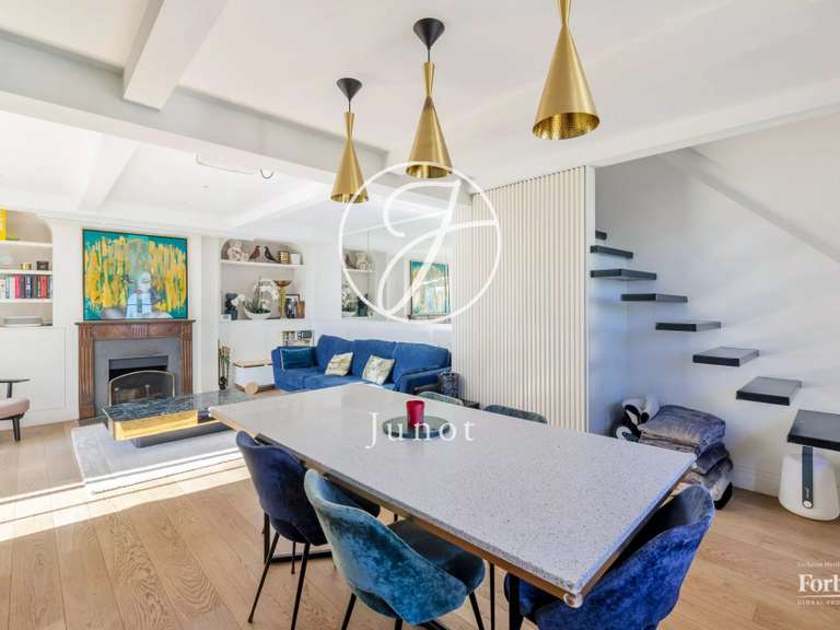 Appartement Paris 18e - 2 chambres - 101m²