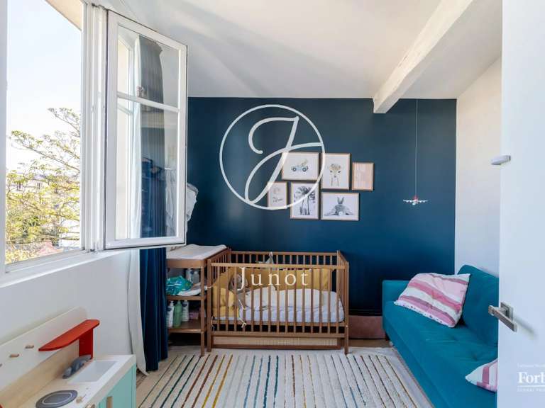 Appartement Paris 18e - 2 chambres - 101m²