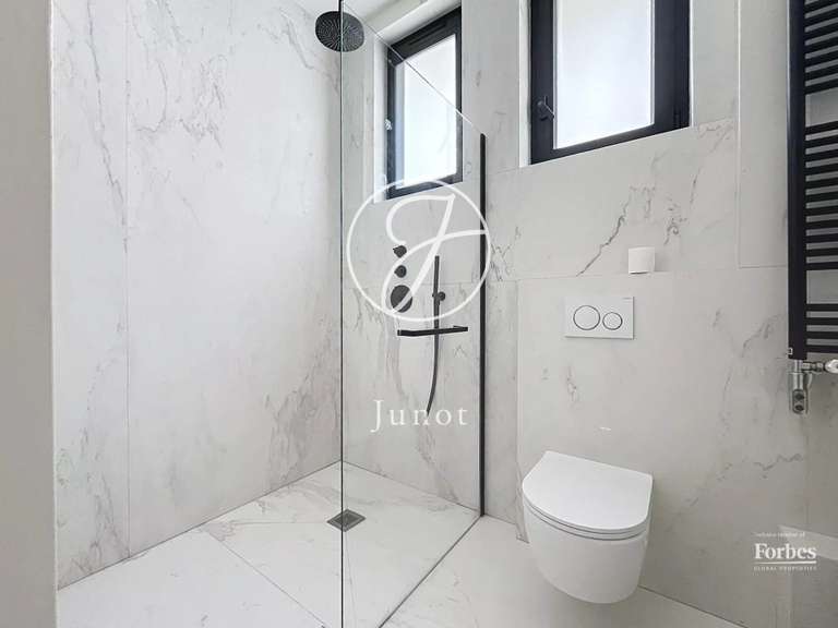 Apartment Paris 18e - 3 bedrooms - 140m²