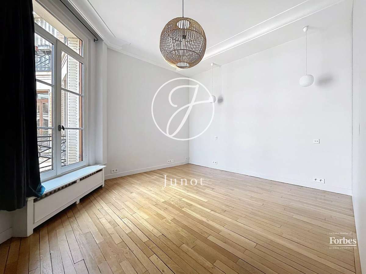 Apartment Paris 18e