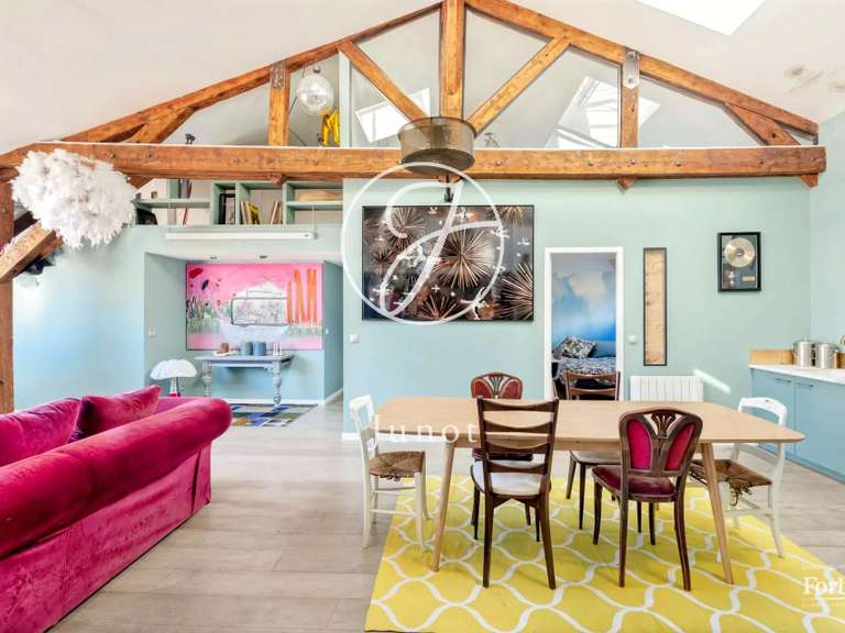 Appartement Paris 18e - 6 chambres - 174m²