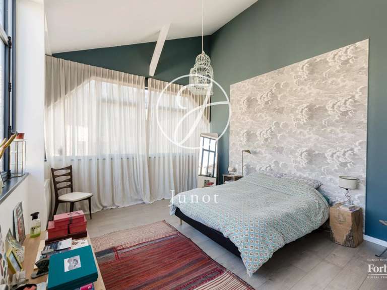Appartement Paris 18e - 6 chambres - 174m²