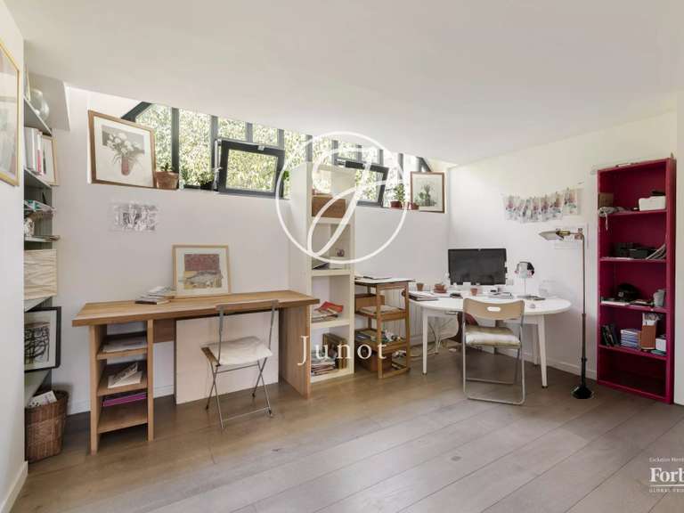 Appartement Paris 18e - 6 chambres - 174m²