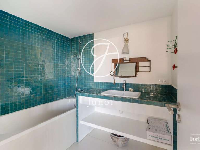 Appartement Paris 18e - 6 chambres - 174m²