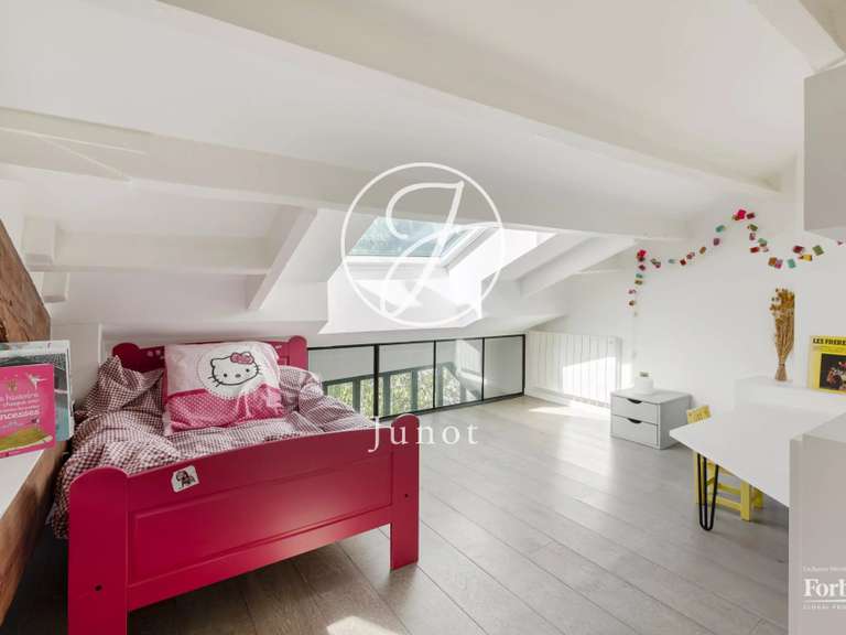 Appartement Paris 18e - 6 chambres - 174m²