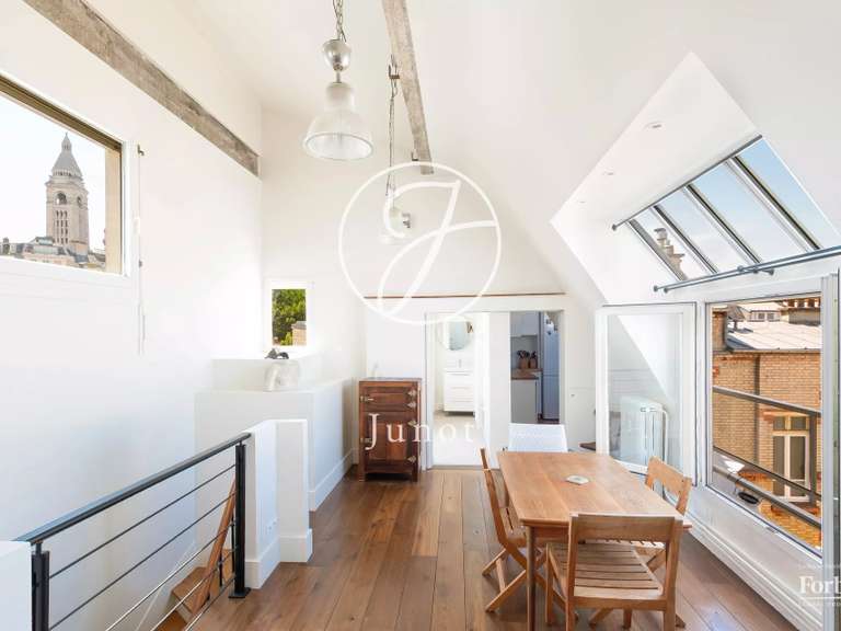 Appartement Paris 18e - 1 chambre - 78m²