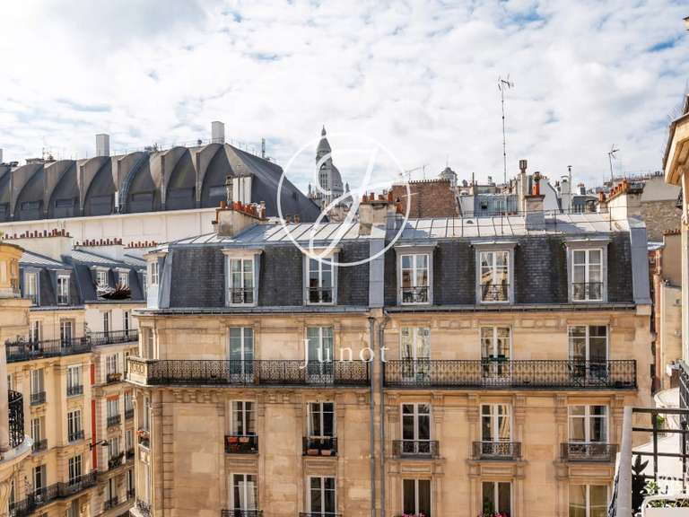 Appartement Paris 18e - 3 chambres - 132m²