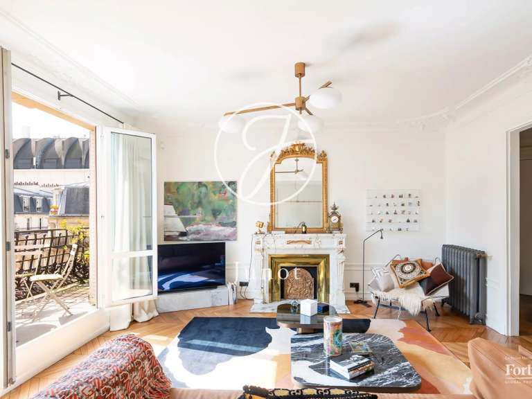Appartement Paris 18e - 3 chambres - 132m²