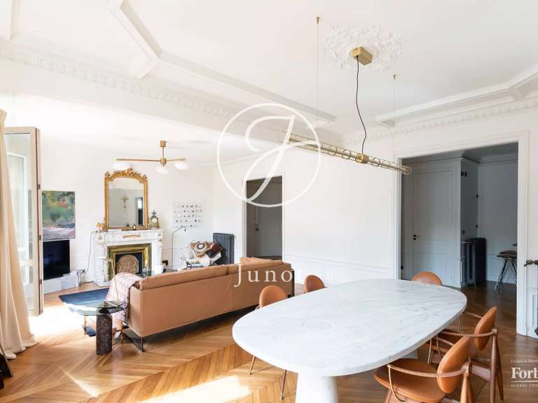 Appartement Paris 18e - 3 chambres - 132m²