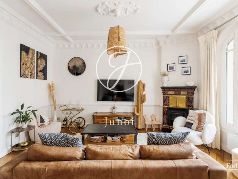 Appartement Paris 18e - 3 chambres - 82m²