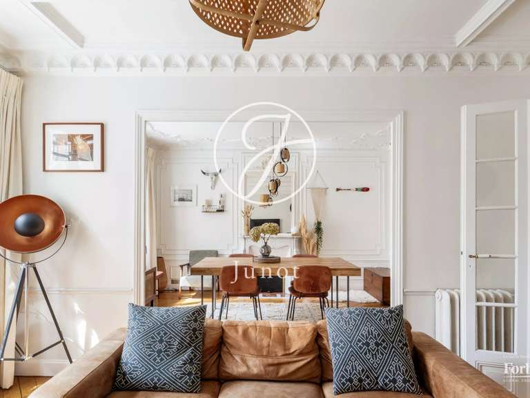 Appartement Paris 18e - 3 chambres - 82m²
