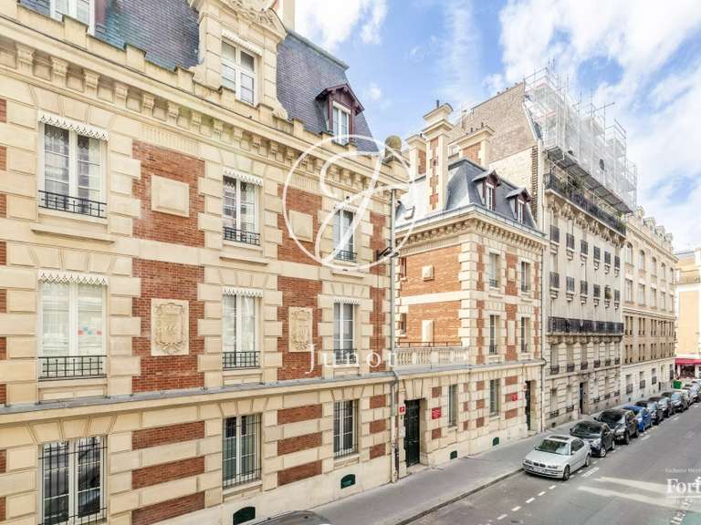 Appartement Paris 18e - 3 chambres - 82m²