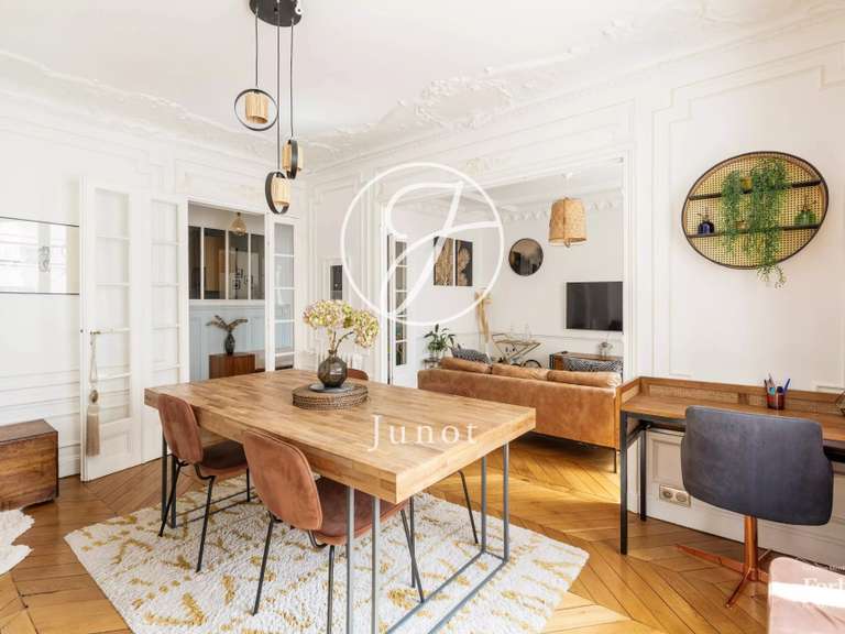 Appartement Paris 18e - 3 chambres - 82m²