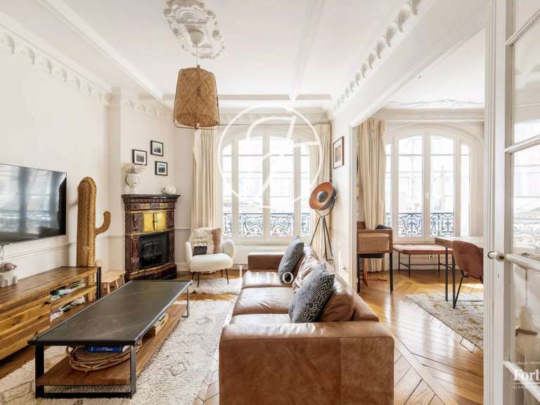 Appartement Paris 18e - 3 chambres - 82m²