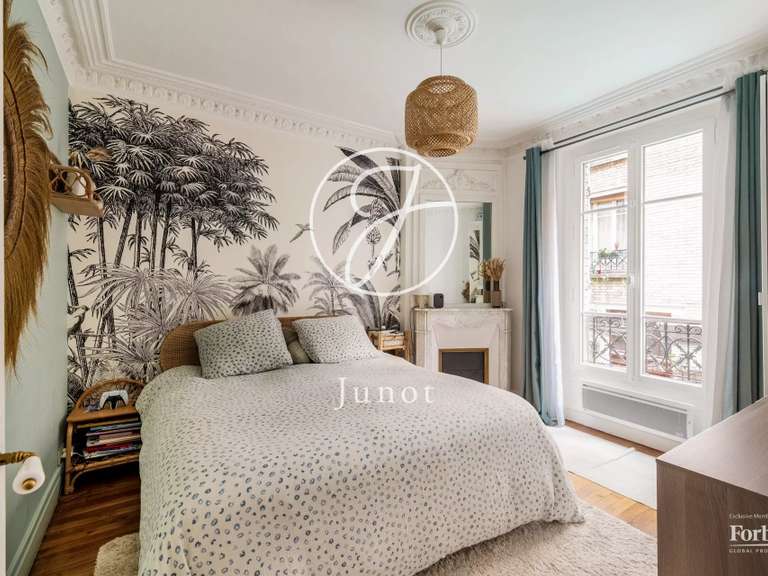 Appartement Paris 18e - 3 chambres - 82m²