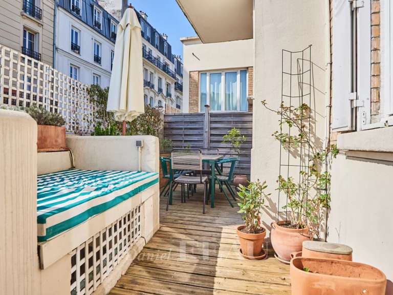 Appartement Paris 18e - 2 chambres - 68m²