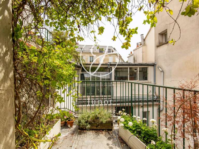 Appartement Paris 18e - 3 chambres - 107m²