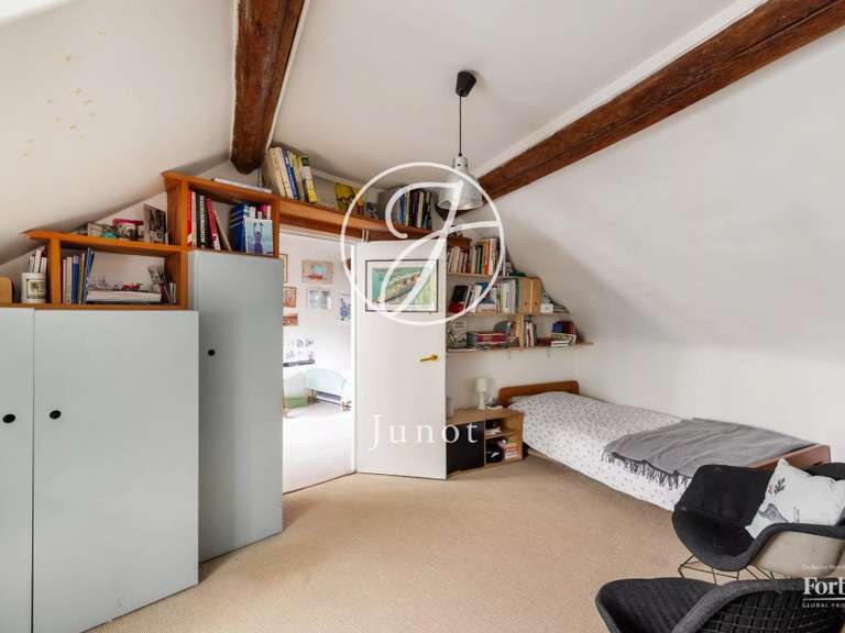 Appartement Paris 18e - 3 chambres - 107m²