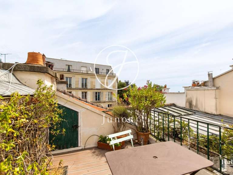 Appartement Paris 18e - 3 chambres - 107m²