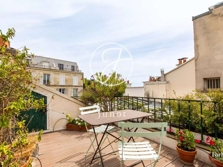 Appartement Paris 18e - 3 chambres - 107m²
