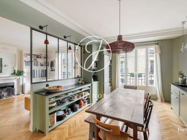Appartement Paris 18e - 3 chambres - 121m²