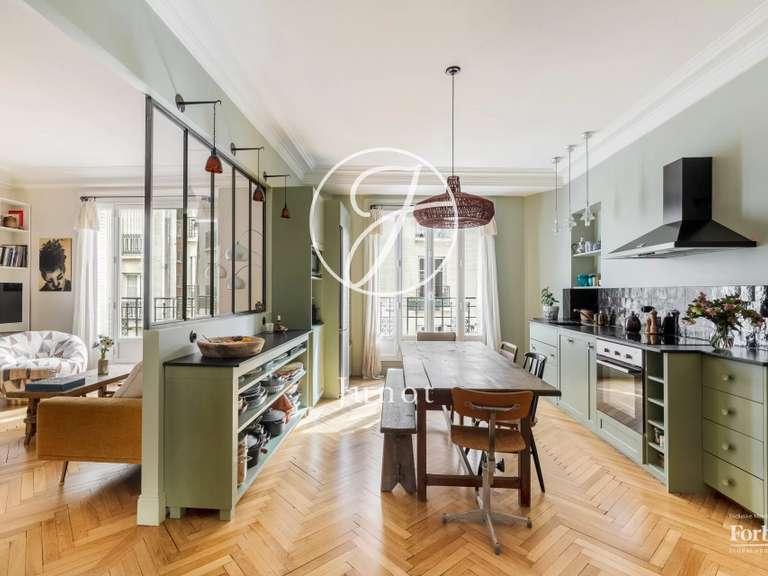 Appartement Paris 18e - 3 chambres - 121m²