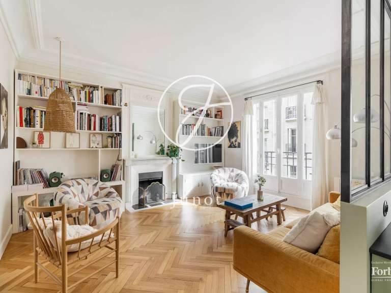 Appartement Paris 18e - 3 chambres - 121m²